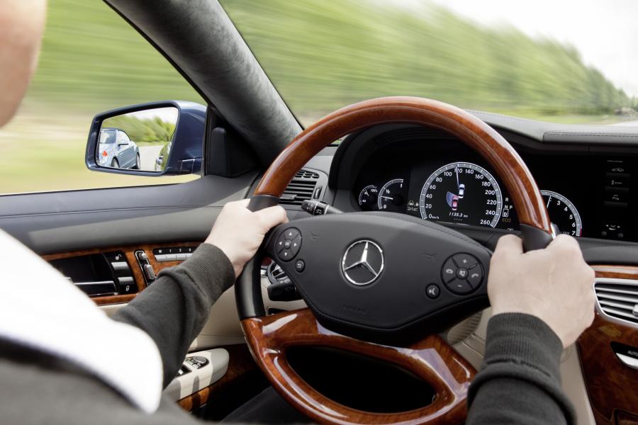  Mercedes-Benz CL600 2010 года  (фото 32 из 43)